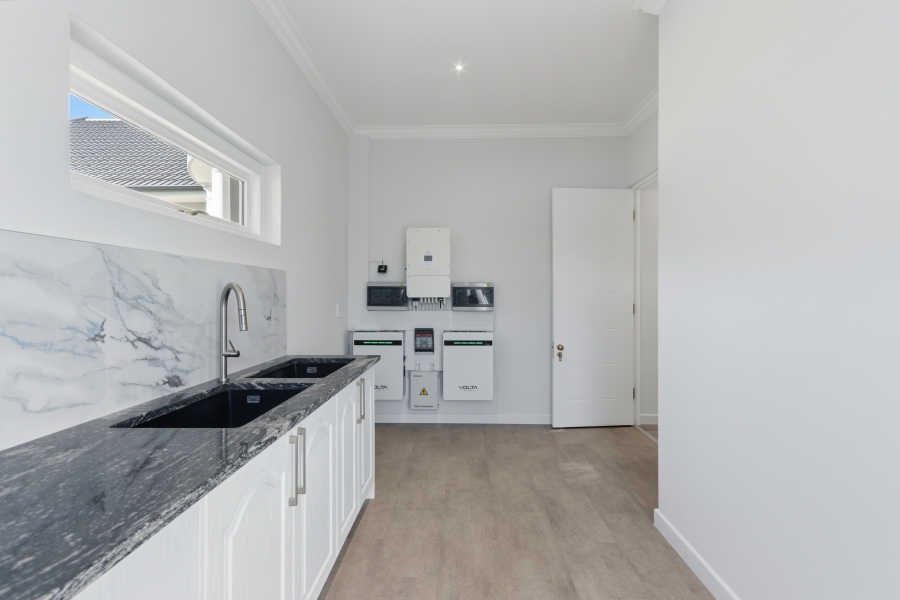 4 Bedroom Property for Sale in Golden Hill Western Cape